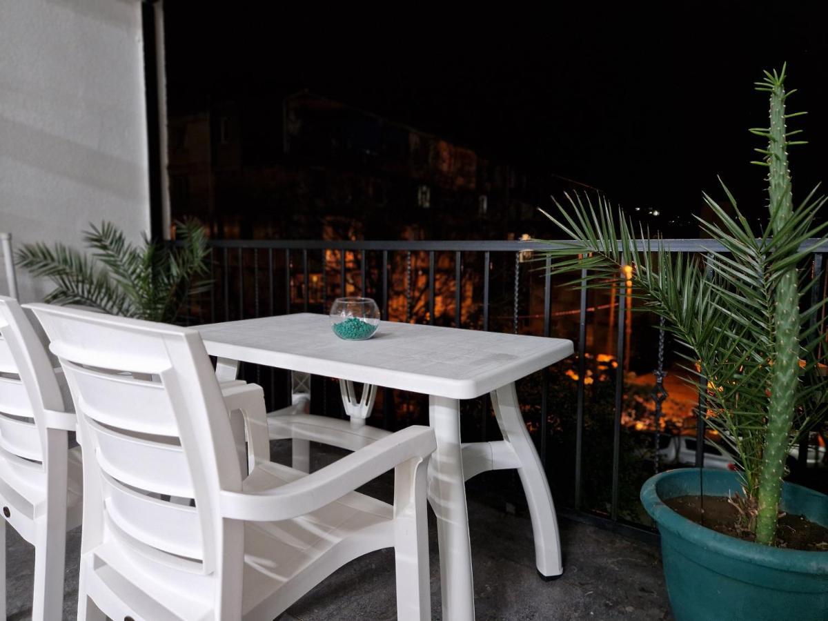 Art Hotel Batumi Exterior photo